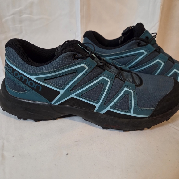 Salomon Kids/Juniors Teal and Black Trail or Hiking Shoes Size 6 - Picture 2 of 9